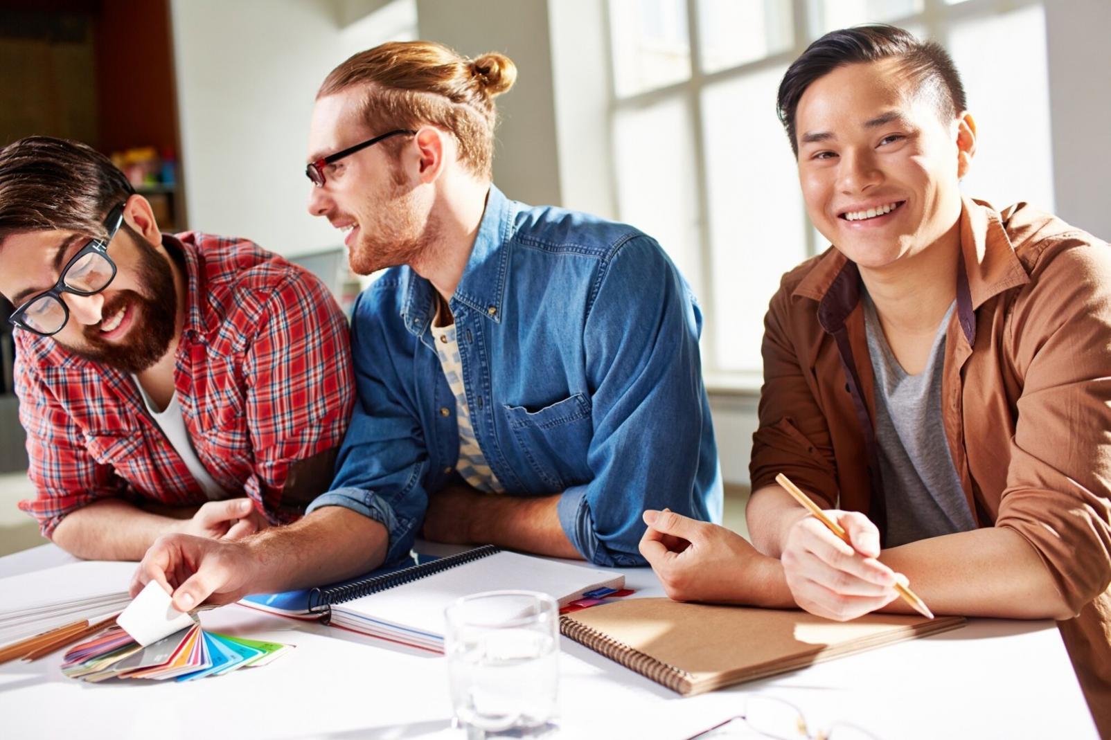 Environnement d'apprentissage moderne avec outils technologiques financiers